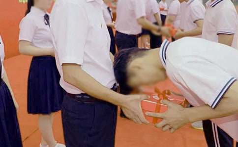 十八岁成人礼发言稿