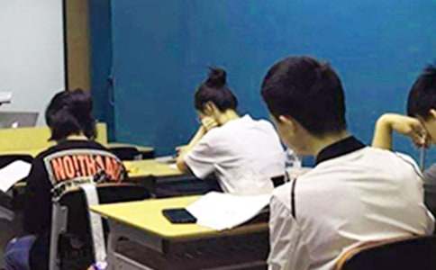 学校期中考试总结表彰大会发言稿